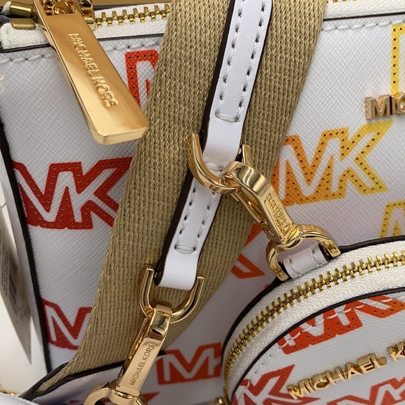 MICHAEL KORS
Jet Set Logo Crossbody Bag with Case for Apple AirPods Pro - Picture 15 of 16